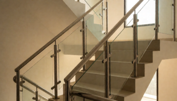 Panduan Railing Besi, Stainless, dan Kaca untuk Rumah dan Bangunan Komersial