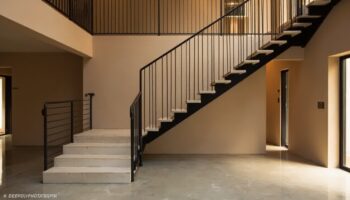 Model Tangga Besi Minimalis Modern untuk Rumah