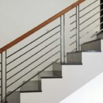 railing-tangga-besi-panduan-jenis-material